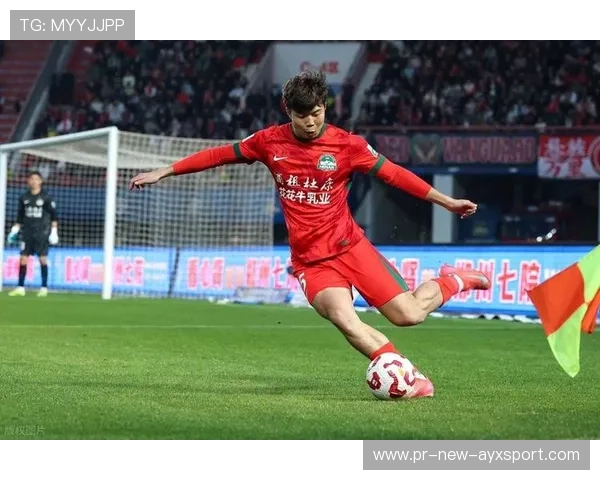 广州队足协杯勇夺冠军，国安海港双双挺进亚冠——中国足球新篇章